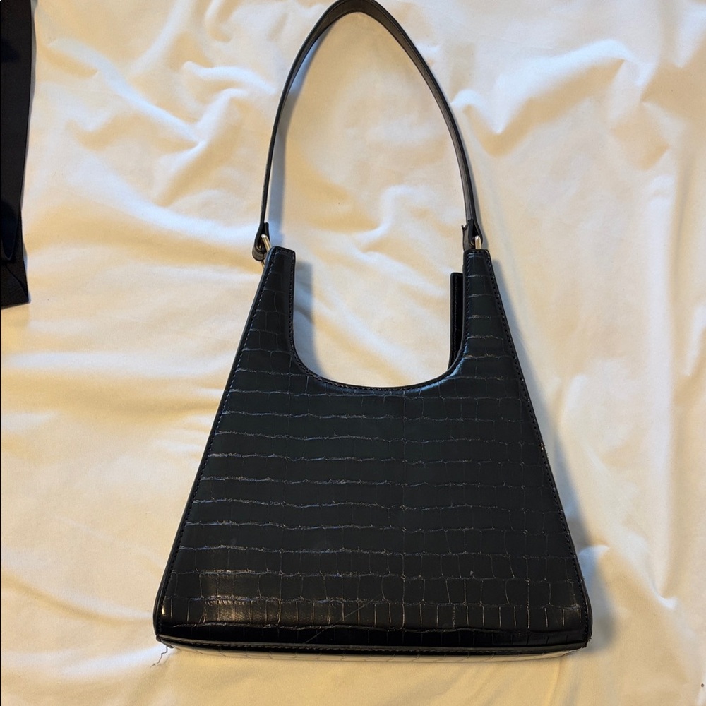 Elegant Black Crocodile Pattern Shoulder Bag